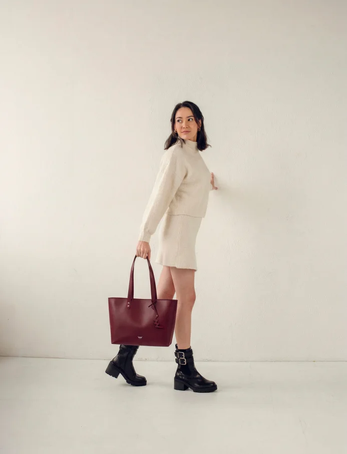 Ysmael Wine Red