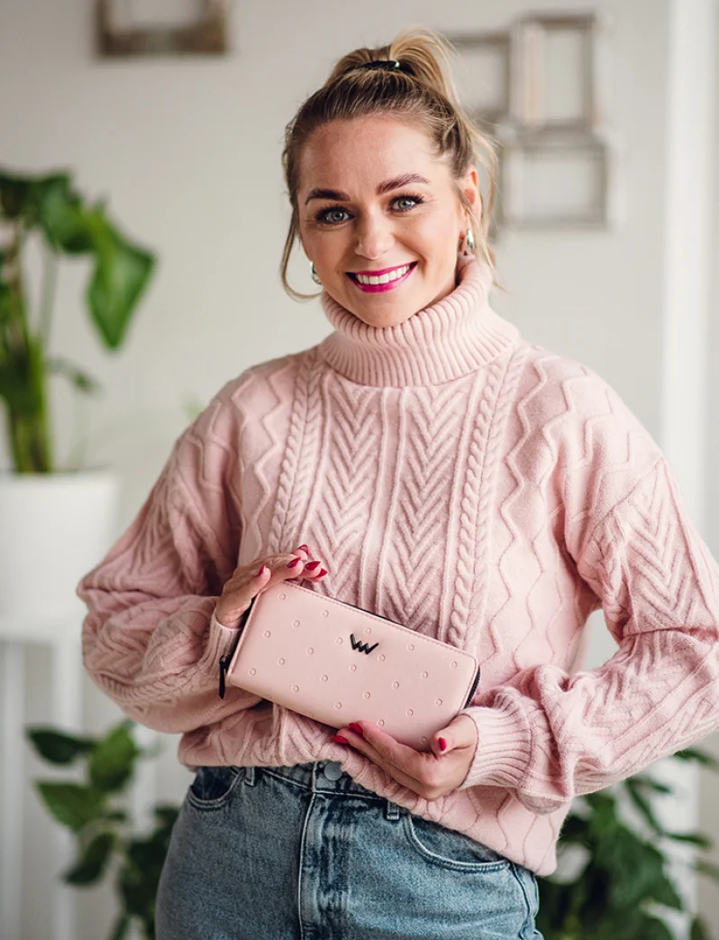 Charis Pink