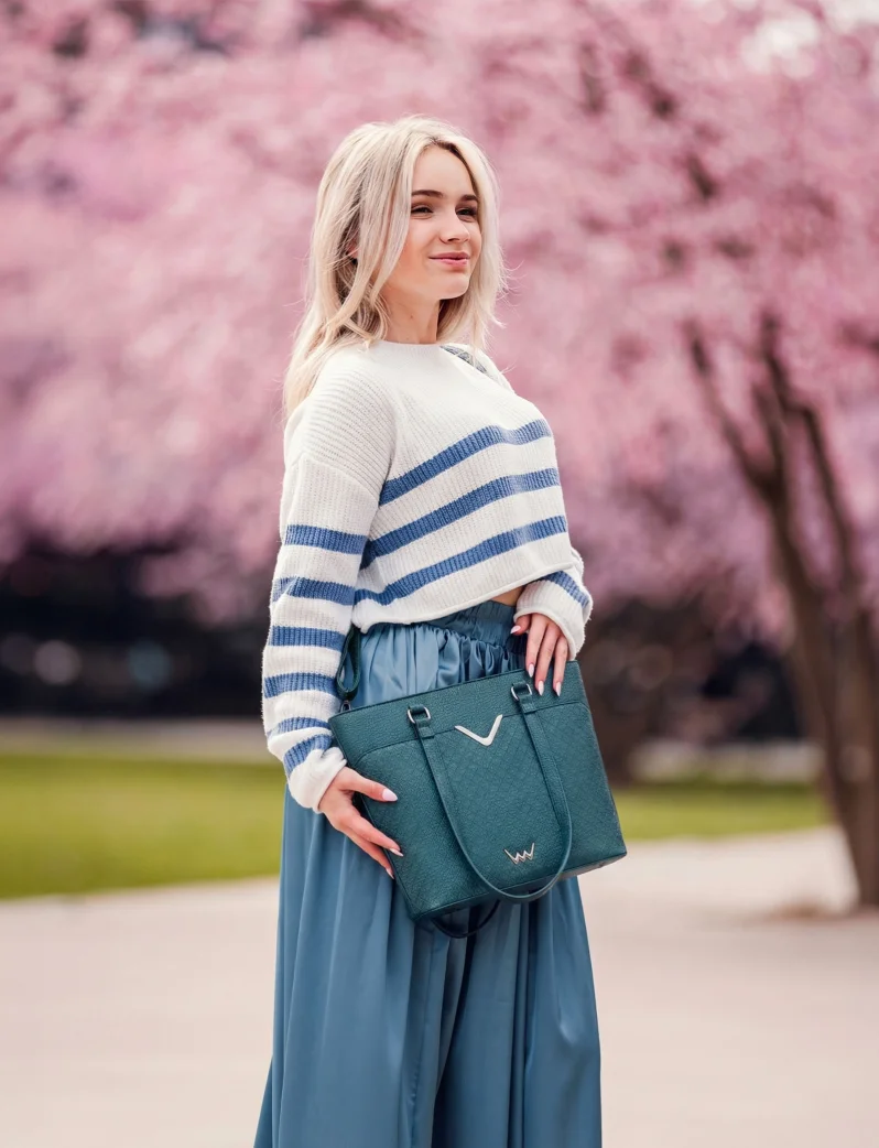 Neela Teal
